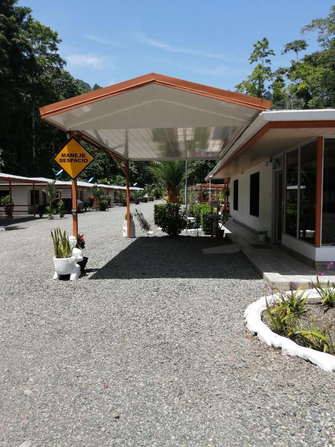 Puerto Vargas Lodge Cahuita Exterior foto