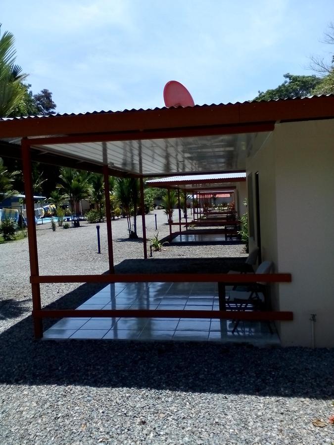 Puerto Vargas Lodge Cahuita Exterior foto