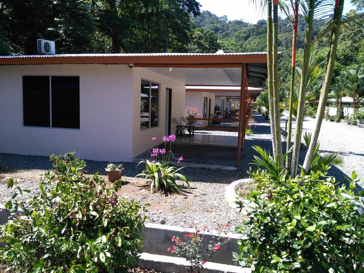 Puerto Vargas Lodge Cahuita Exterior foto